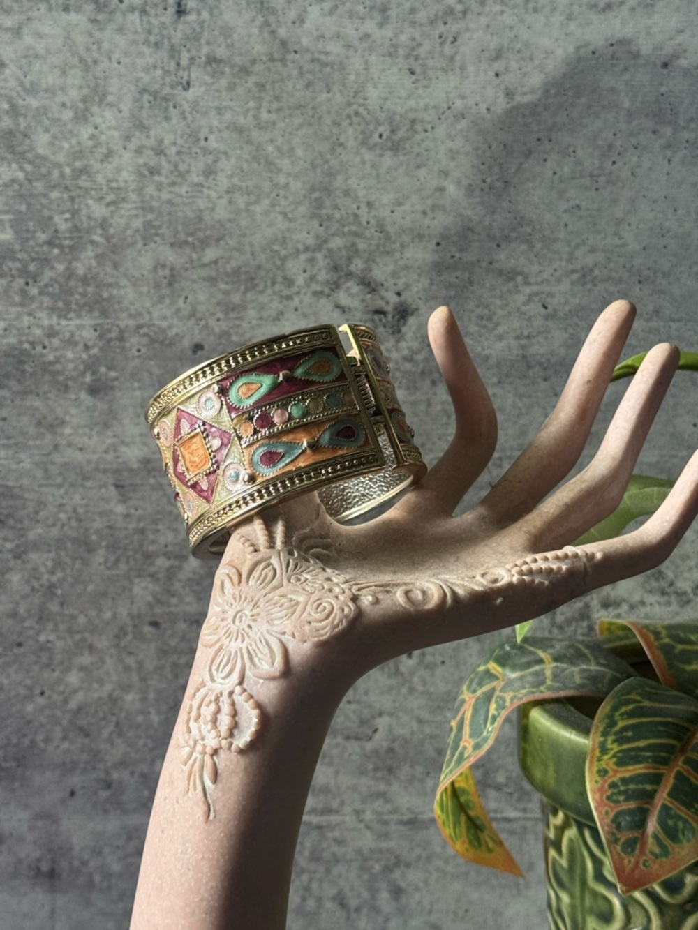 Vintage Enamel Cloisonne Hinged Cuff Bracelet Colorful Egyptian Revival - Picture 5 of 10